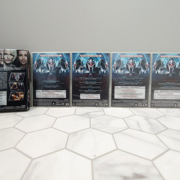 BATTLESTAR GALACTICA Collector Series Seasons 2, 2.5, 3, Razor, 4&4.5 -19 discs. - Picture 14 of 14